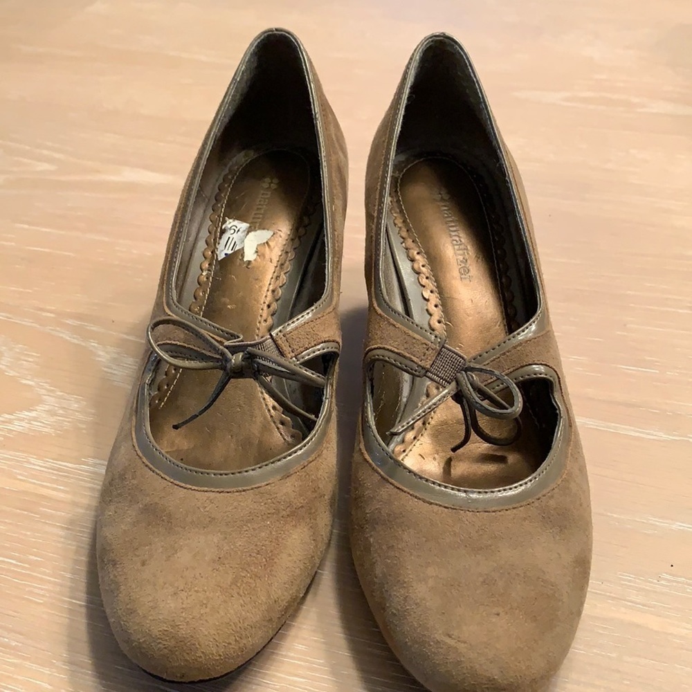 Naturalizer suede feel heels good condition 6.5